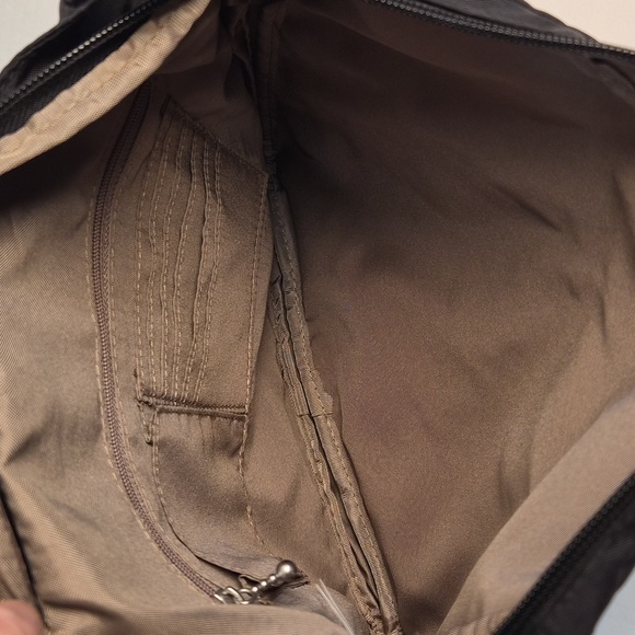 Baggallini- black crossbody bag with 2 front pockets - Picture 9 of 10